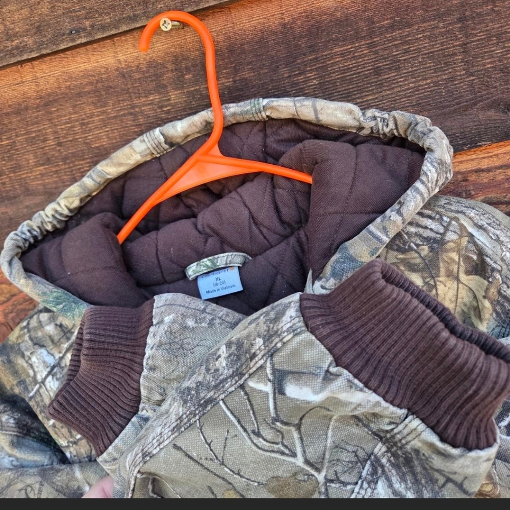 Rare Carhartt Hooded Active Jacket in a Camouflage Colorway by Realtree Small - Picture 4 of 7
